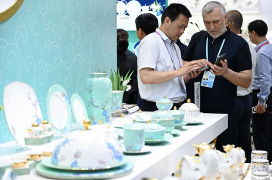 137th Canton Fair draws over 220,000 overseas buyers